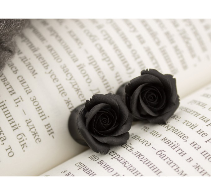 Black rose plugs and gauges - Gothic ear piercing