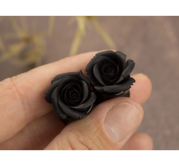 Black rose plugs and gauges - Gothic ear piercing