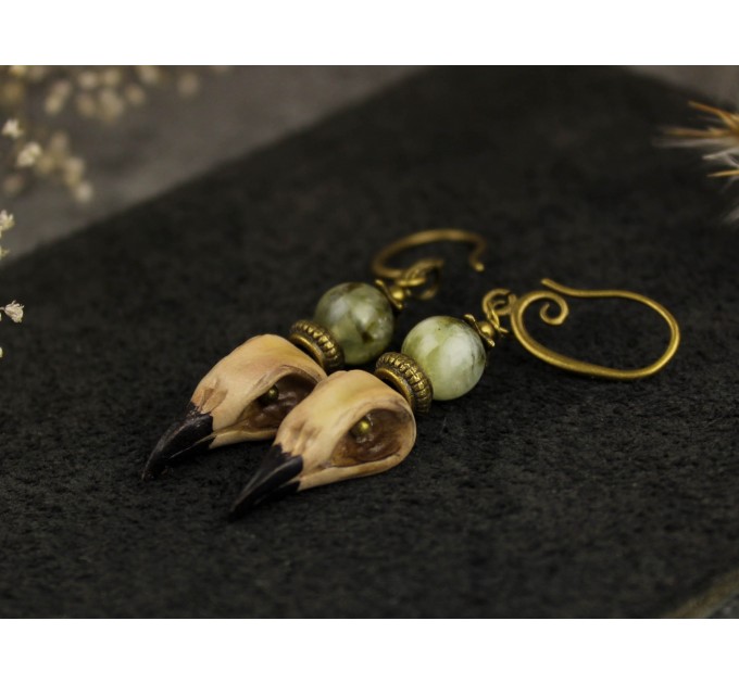 Dangle Gothic earrings with bird skulls 