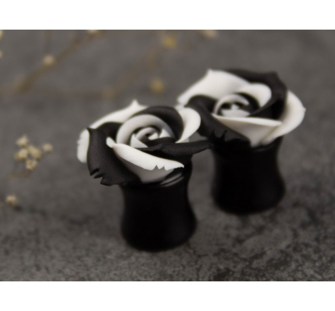 Black white flower - Unique ear plugs rose shaped
