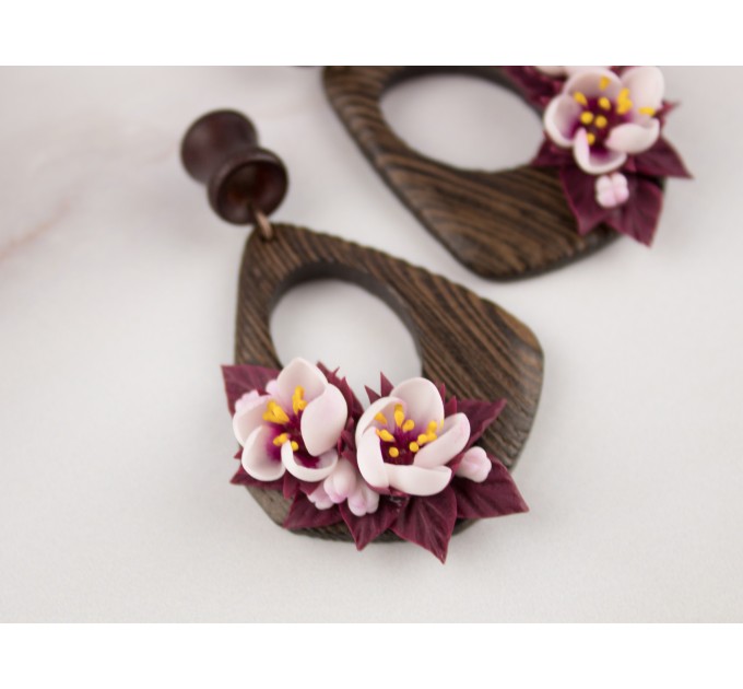 Spring blossom dangling gauges – cute wooden plugs for ears