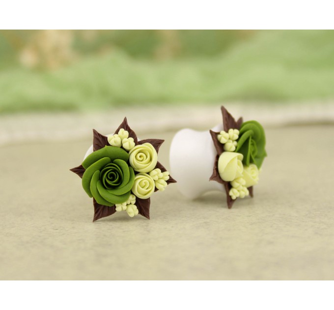 Green brown ear lobe plugs – cute gauges for wedding