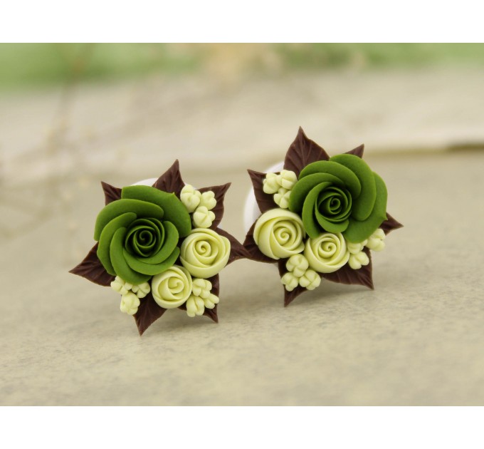 Green brown ear lobe plugs – cute gauges for wedding