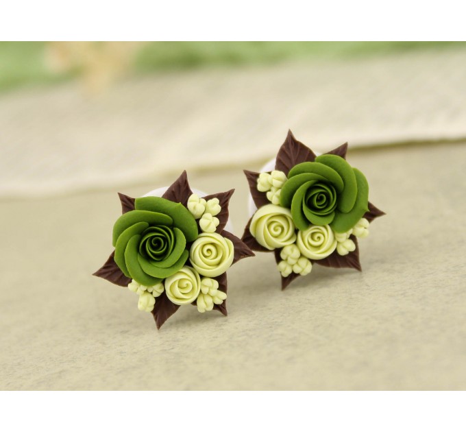 Green brown ear lobe plugs – cute gauges for wedding