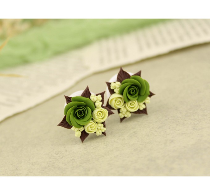 Green brown ear lobe plugs – cute gauges for wedding