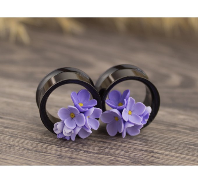 Cute lilac ear tunnels – spring gauges stretch plugs