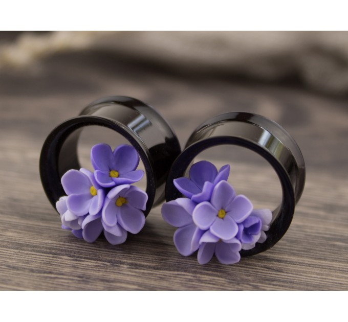 Cute lilac ear tunnels – spring gauges stretch plugs