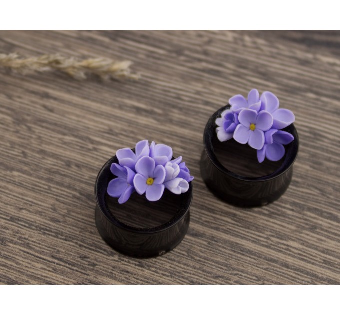 Cute lilac ear tunnels – spring gauges stretch plugs