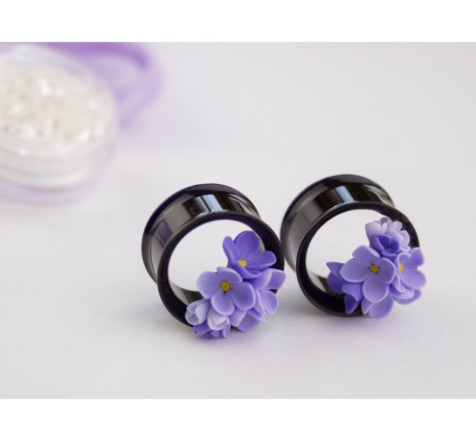 Cute lilac ear tunnels – spring gauges stretch plugs