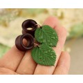 Botanical wood plugs – green leaf 00g gauges earrings