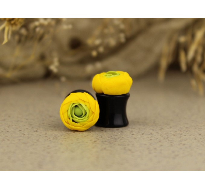 Yellow ranunculus 0g ear tunnels | flower ear plugs