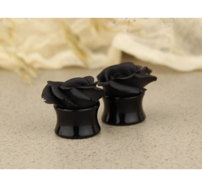 Black rose plugs and gauges - Gothic ear piercing