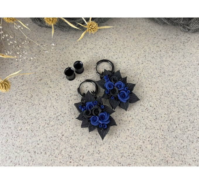 Navy blue and black stretched ears hoops – rose hangers