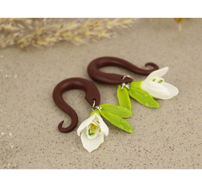 Snowdrop flower dangle gauge earrings