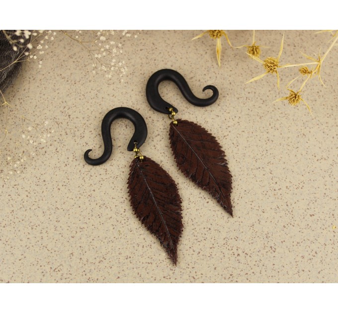 Handcrafted dangle gauges with brown leaves 