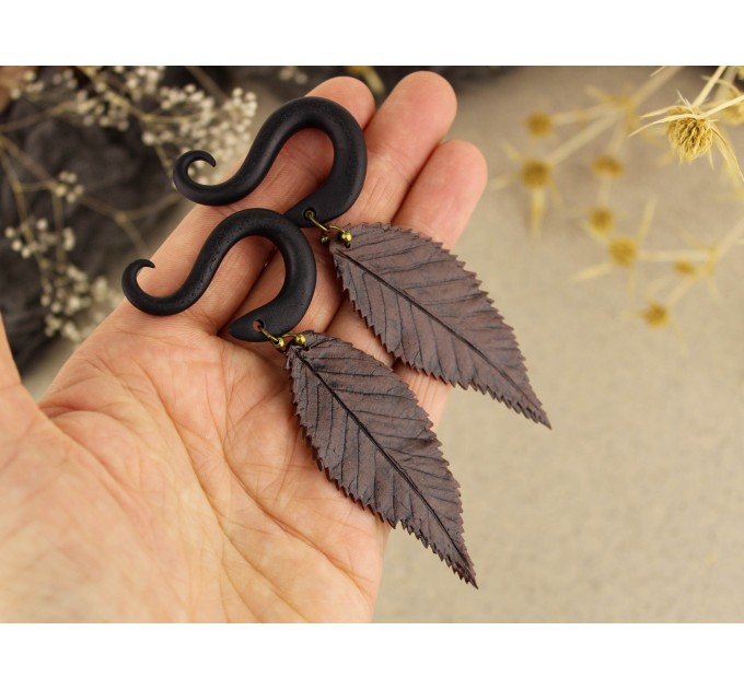 Handcrafted dangle gauges with brown leaves 