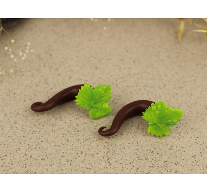 Handcrafted fake real gauges for ears – Green leaf