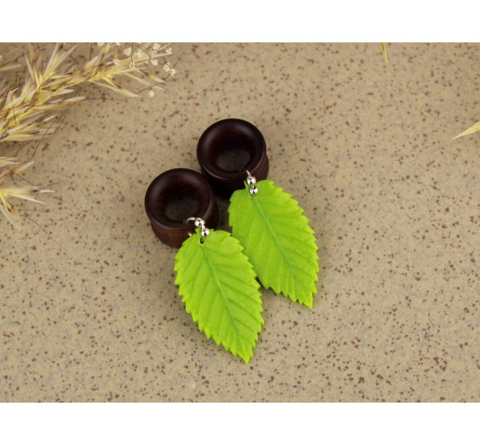 Cute green leaf - wood ear plugs and tunnels
