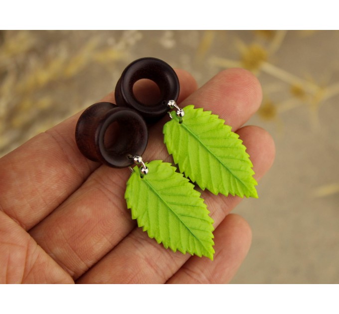 Cute green leaf - wood ear plugs and tunnels