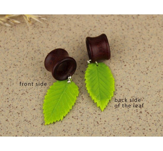 Cute green leaf - wood ear plugs and tunnels