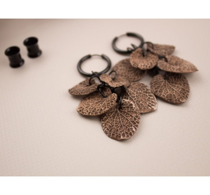 Beige brown chain hangers Dangle plugs and gauges Retro ancient bone ivory leaves Fall leaf tunnels