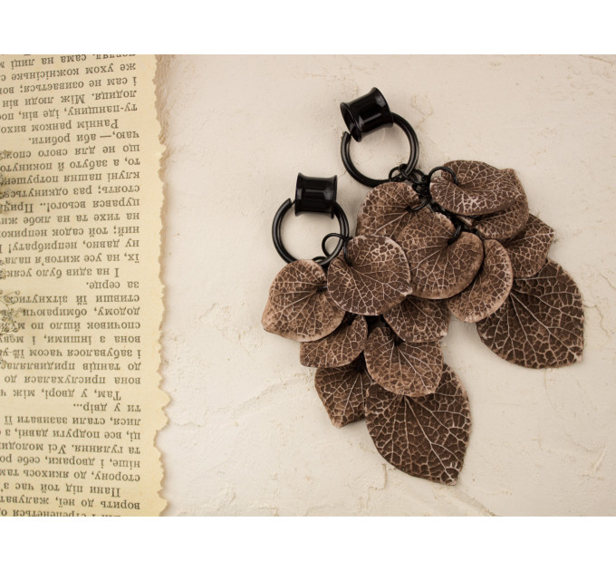 Beige brown chain hangers Dangle plugs and gauges Retro ancient bone ivory leaves Fall leaf tunnels