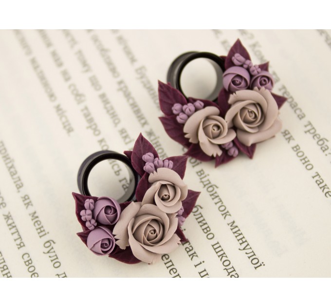 Wedding flesh tunnels – Beige burgundy flower ear plugs