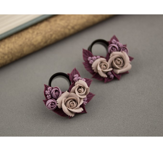 Wedding flesh tunnels – Beige burgundy flower ear plugs
