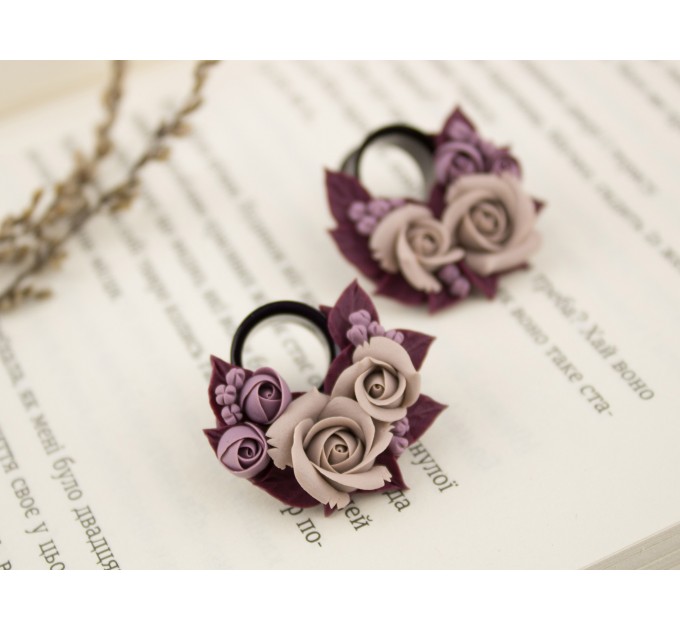 Wedding flesh tunnels – Beige burgundy flower ear plugs