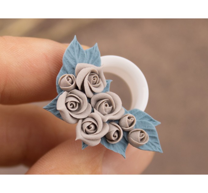 Beige rose gauges for wedding Dusty blue floral ear tunnels Bridal plugs Stretched earlobes jewelry Custom colors