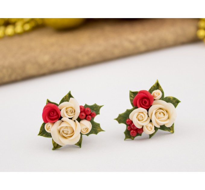 Cute Xmas ear plugs with beige red roses and holly berries Christmas jewelry for stretched earlobes Winter wedding Gauge and tunnels