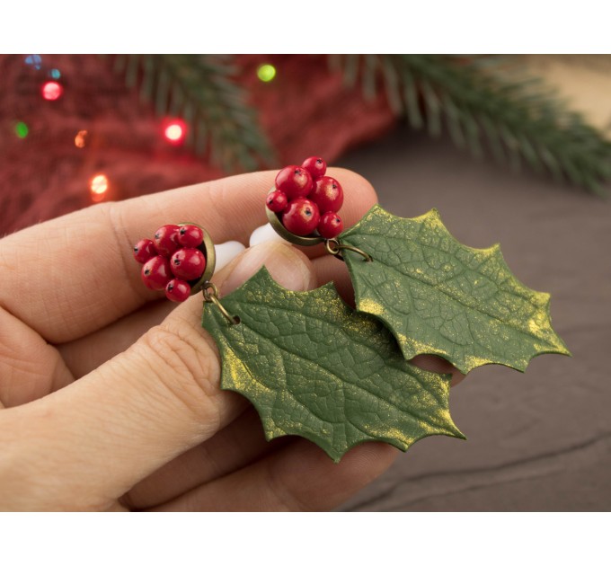 Holly berry dangle plug earrings Reg green holiday floral jewelry for stretched earlobes Xmas tunnels and gauges