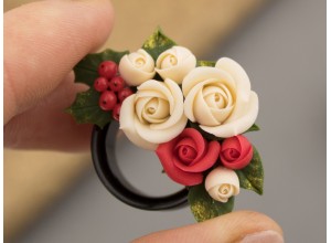 Xmas ear tunnels with beige red roses 12 – 25mm