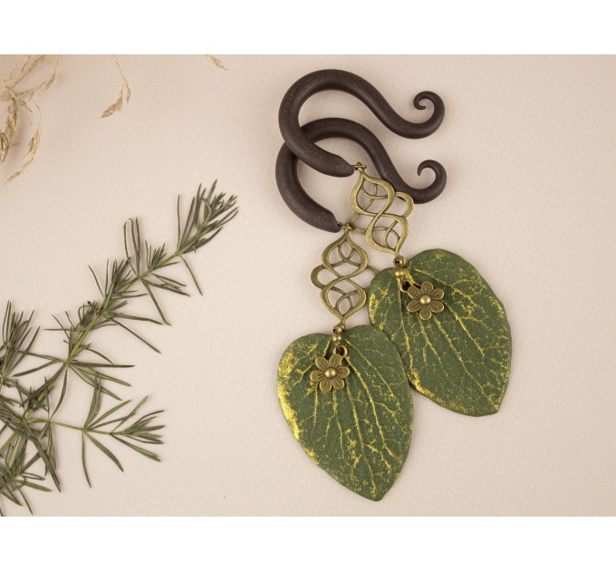 Woodland gauge earrings for stretched ears Dangle green leaf plugs Celtic knot tunnels Handmade