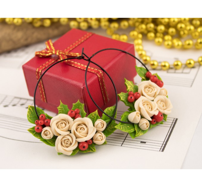 Christmas jewelry for stretched ears Festive tunnels and plugs Gauges Holly berry hoop hangers