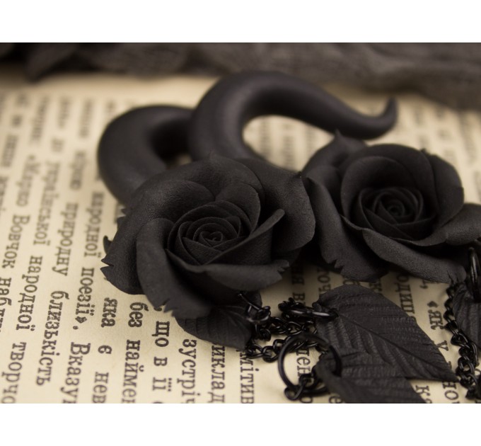 Gothic wedding dangle chain plug earrings for stretched ears Black rose and leaves Witch gift gauges Dark aesthetic