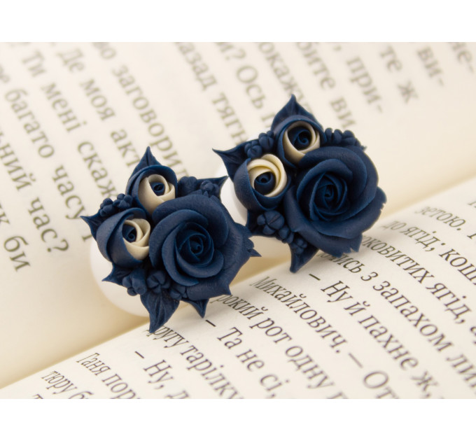 Navy blue beige cream wedding ear plugs Tiny flower gauge earrings Rose tunnels Unique jewelry for stretched ears