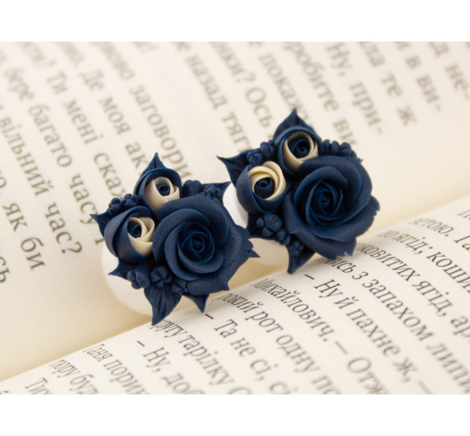 Navy blue beige cream wedding ear plugs Tiny flower gauge earrings Rose tunnels Unique jewelry for stretched ears