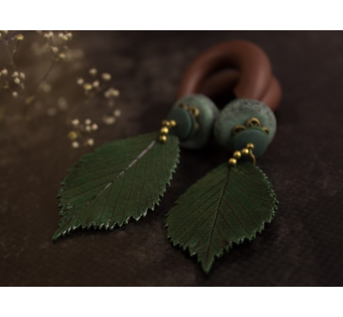 Woodland gauge earrings with deep green realistic leaves and beads Handmade jewelry for stretched ears Unique plugs