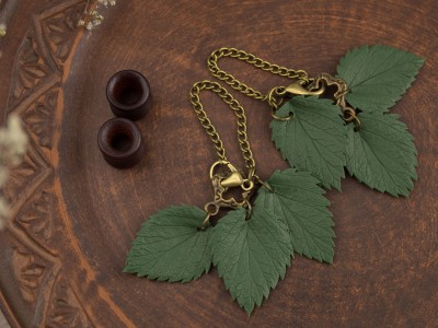 Green leaves antique bronze chain hangers for 8-20mm tunnels