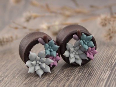 Tiny succulents wooden tunnels dusty pink and teal 8-20mm Tiny succulents wooden tunnels dusty pink and teal 8-20mm