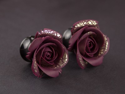 Burgundy rose ear plug with golden tips Custom colors 3-20mm