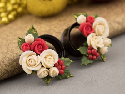 Xmas ear tunnels with beige red roses 12 – 25mm Xmas ear tunnels with beige red roses 12 – 25mm
