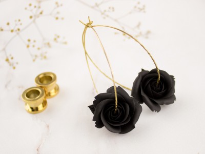Golden tunnel hoop hangers with black rose 6-30mm Golden tunnel hoop hangers with black rose 6-30mm