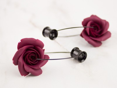 Burgundy rose hoop hangers for tunnels 6-25mm Burgundy rose hoop hangers for tunnels 6-25mm