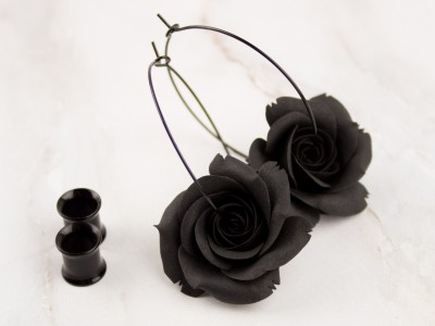 Black rose hoop hangers for tunnels 6-25mm Black rose hoop hangers for tunnels 6-25mm