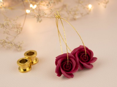 Golden tunnel hoop hangers with burgundy  rose 6-30mm