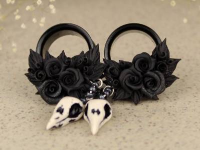 Black rose and skull ear tunnels 00g – 25mm