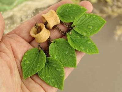 Green leaves hangers with dewdrops 8-20mm