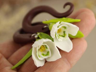 Snowdrop gauge earrings 